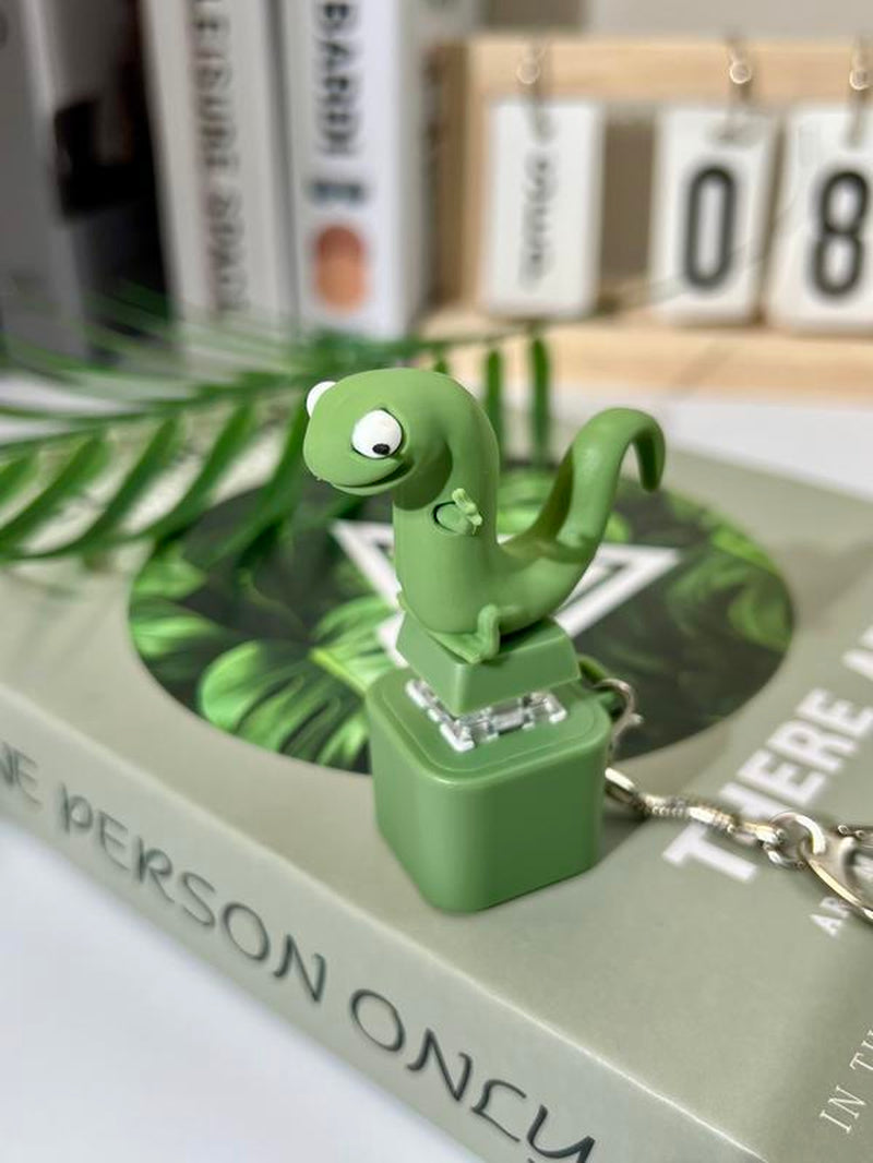 Lizard Keychain with Rechargeable LED Light & Realistic Croak – Color-Changing Fun Toy Keyring for Kids & Adults